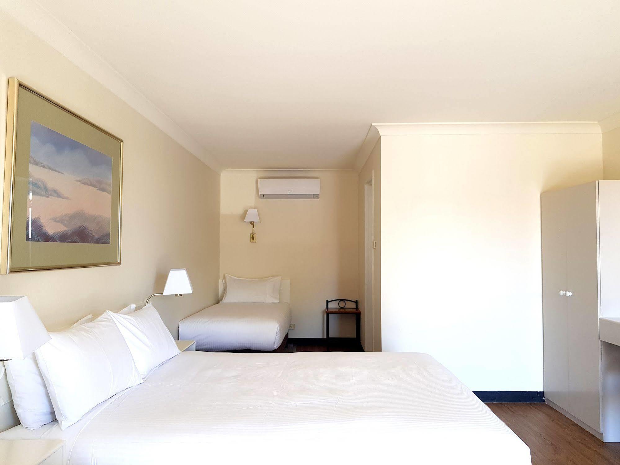 The Palms Dubbo Exterior foto
